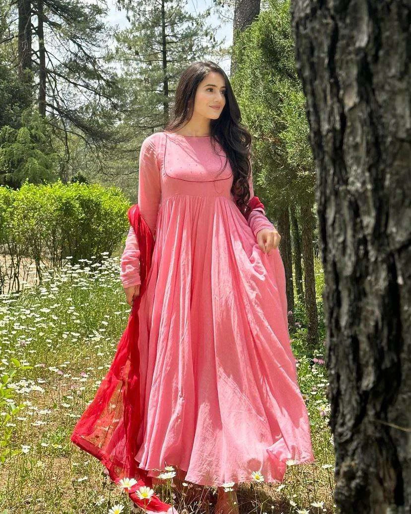 Vardan Ethnic Zb 5037 Cotton Silk Wholesale Gown with Dupatta — Wholesale Kurtis, MPA wholesale from Surat — view 2